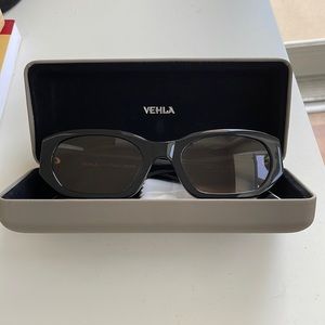 Vehla Felix black sunglasses